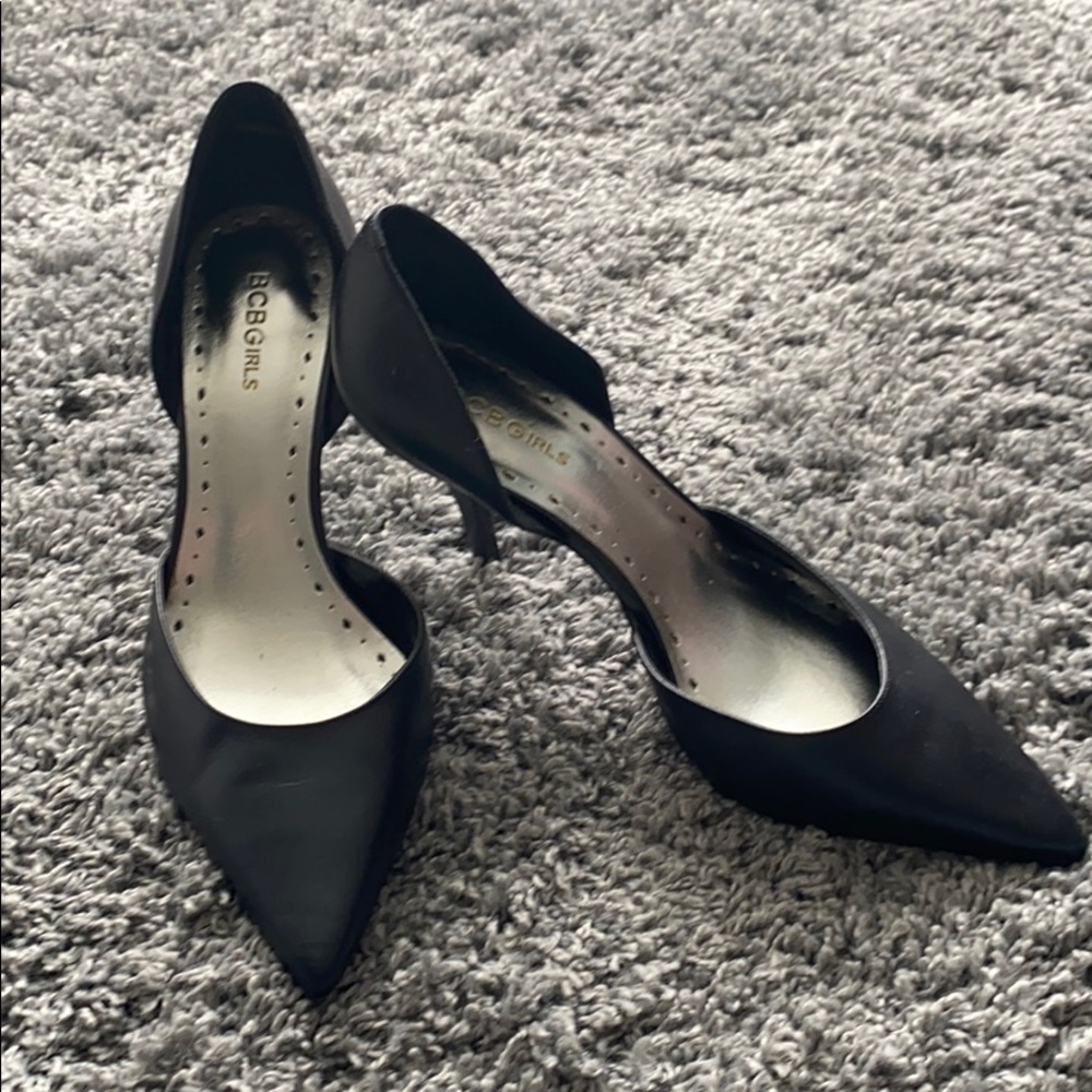 Navy heels